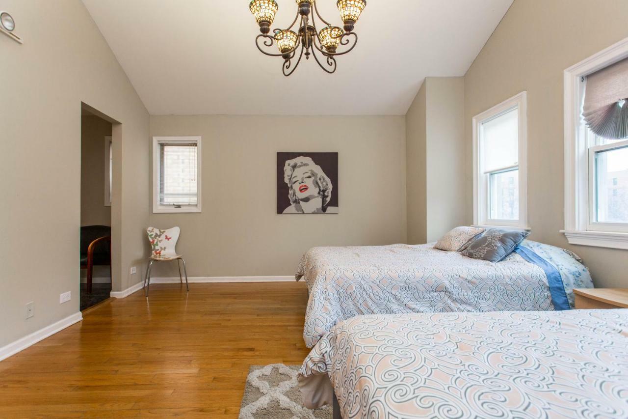 Hébergement de vacances 4 Bedroom In Location Parking Fireplace Back Yard Pets Welcome Chicago