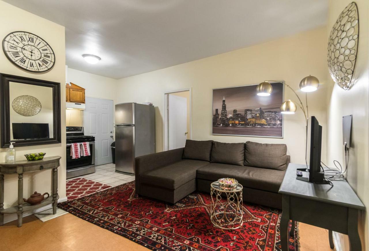 1549 North Maplewood Avenue *