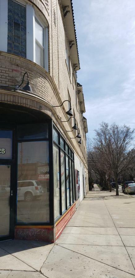 1549 North Maplewood Avenue Apartment *