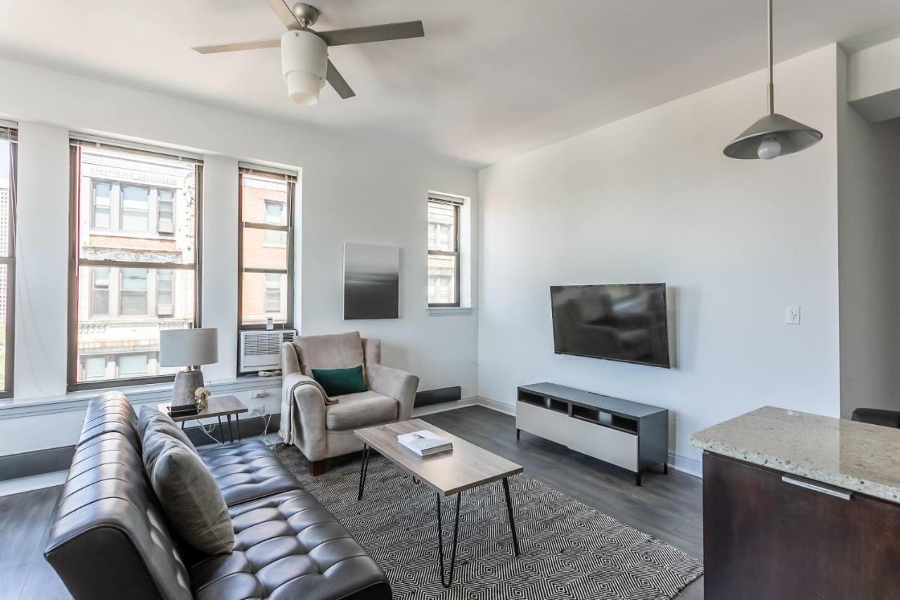 Frontdesk 2 Bedroom Apt By Harold Washington Park *