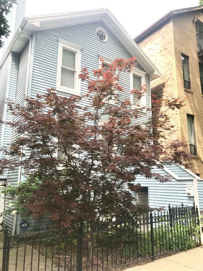3 Bedroom Spacious In Ideal Location W Free Parking Back Yard Pets Welcome Holiday home