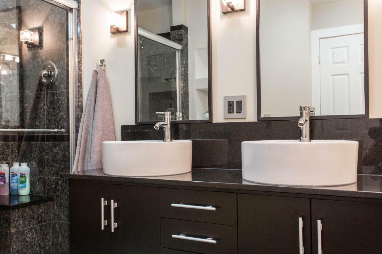 4 Bedroom In Location Parking Fireplace Back Yard Pets Welcome Hébergement de vacances Chicago
