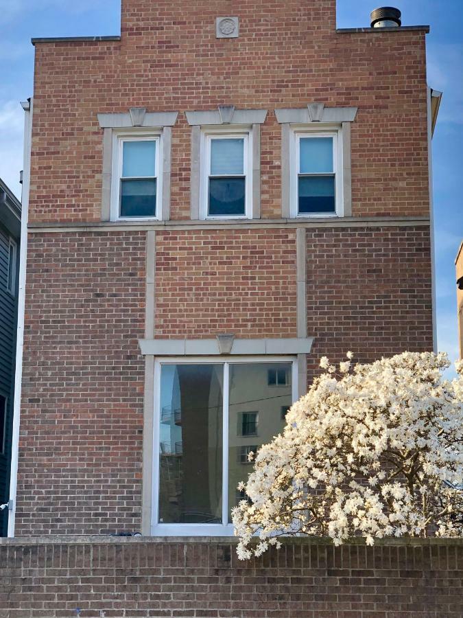 Hébergement de vacances 4 Bedroom In Location Parking Fireplace Back Yard Pets Welcome Chicago