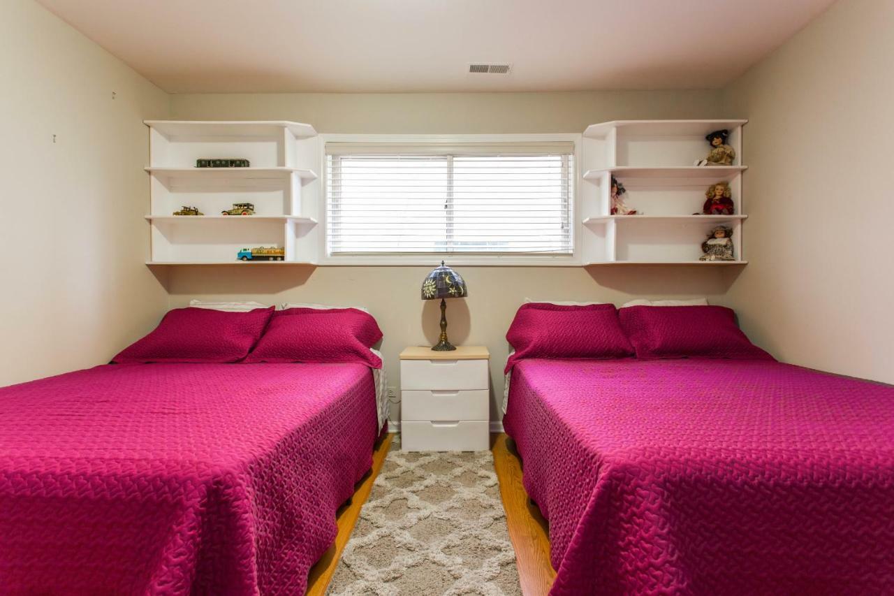 4 Bedroom In Location Parking Fireplace Back Yard Pets Welcome Hébergement de vacances