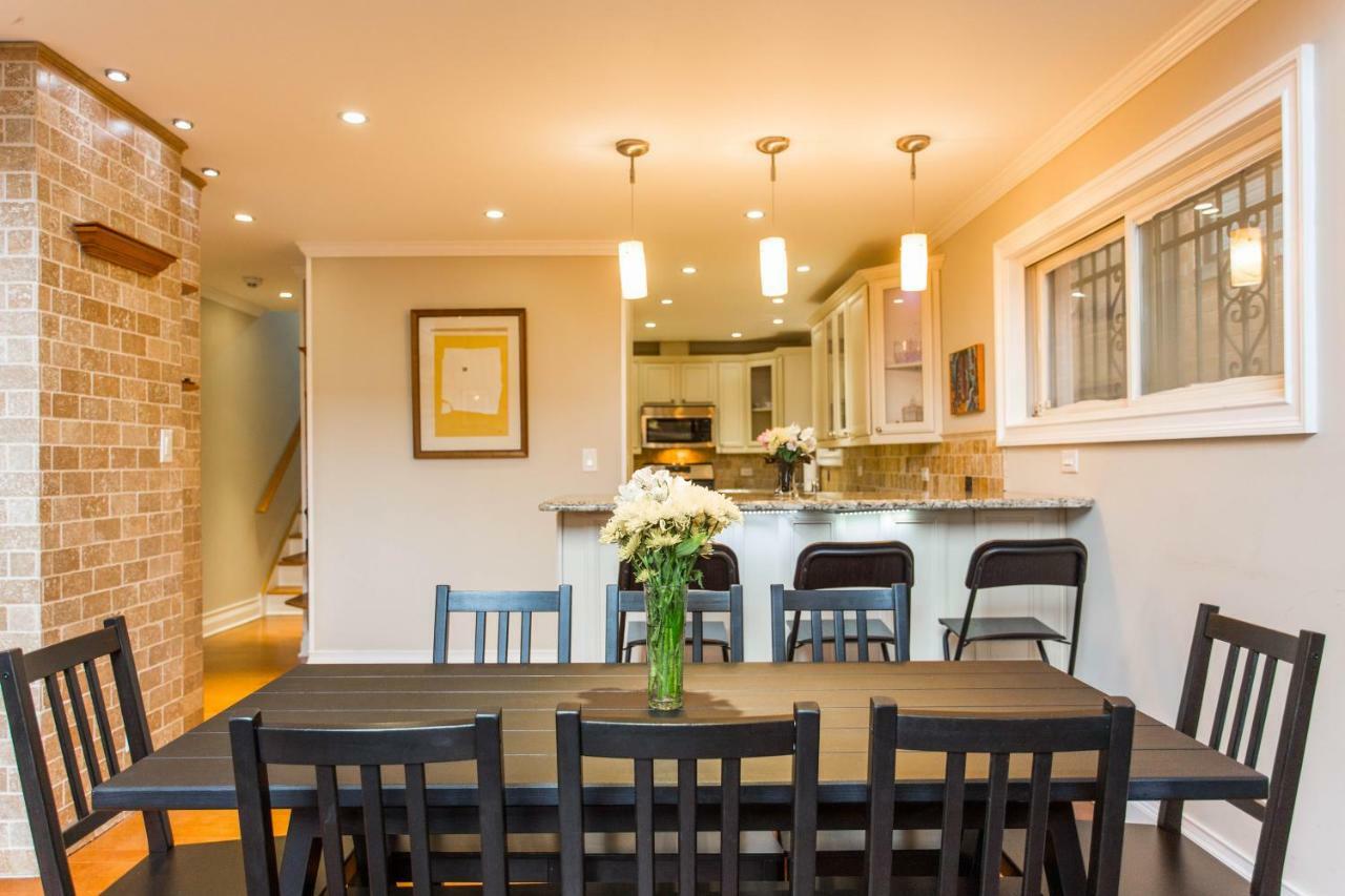 4 Bedroom In Location Parking Fireplace Back Yard Pets Welcome Hébergement de vacances
