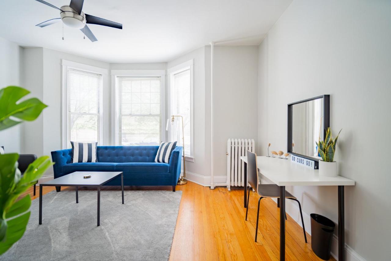 2br In Lively Neighborhood Of Wrigley Field - Grace 1 Chicago