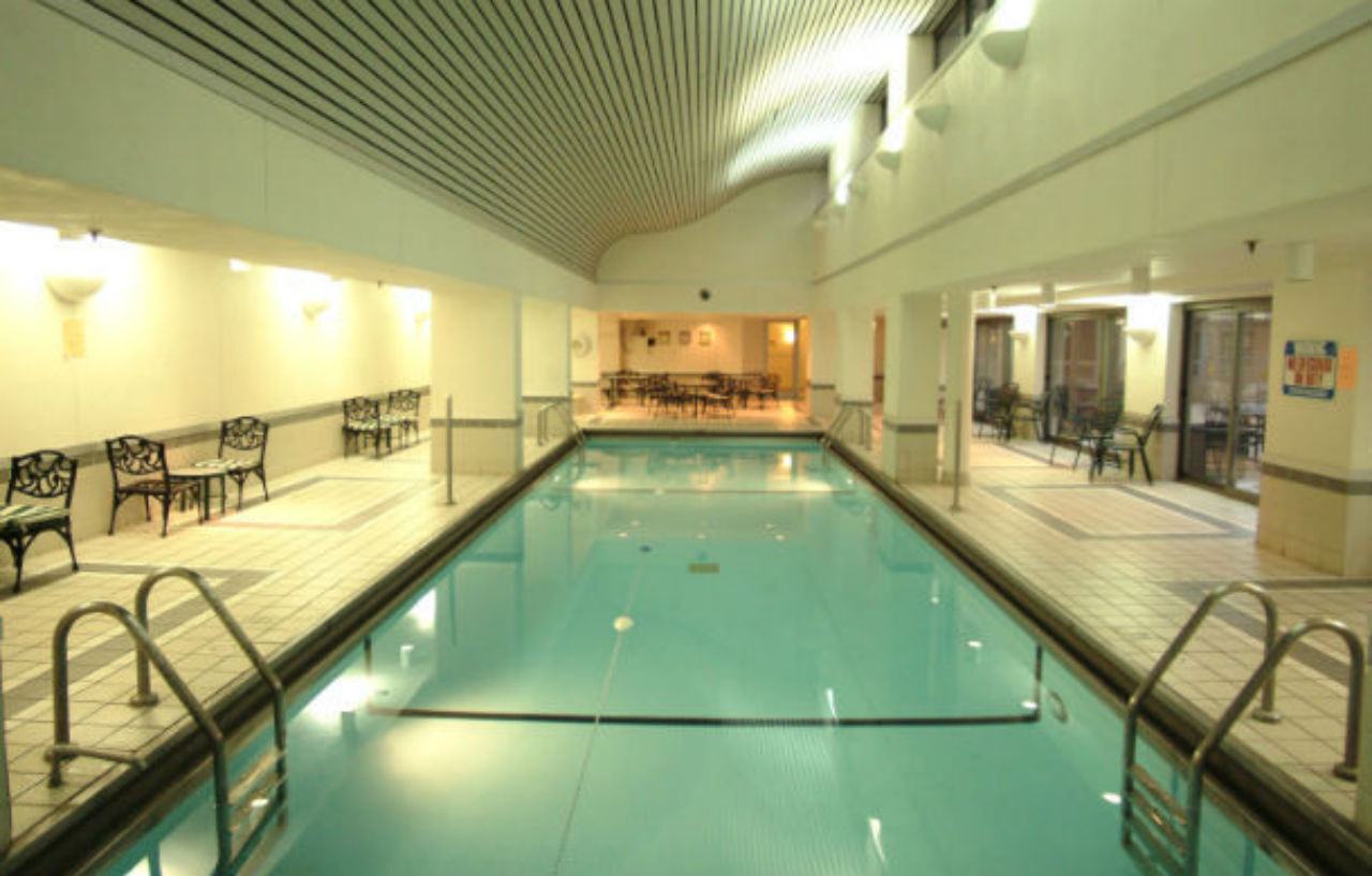 Courtyard By Marriott Downtown/river North 3*