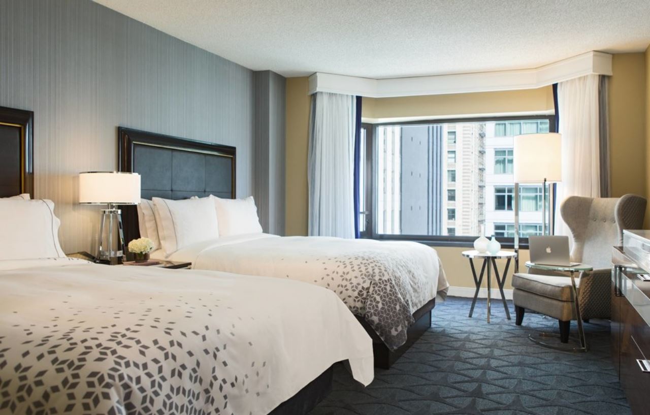 Renaissance Downtown 4*