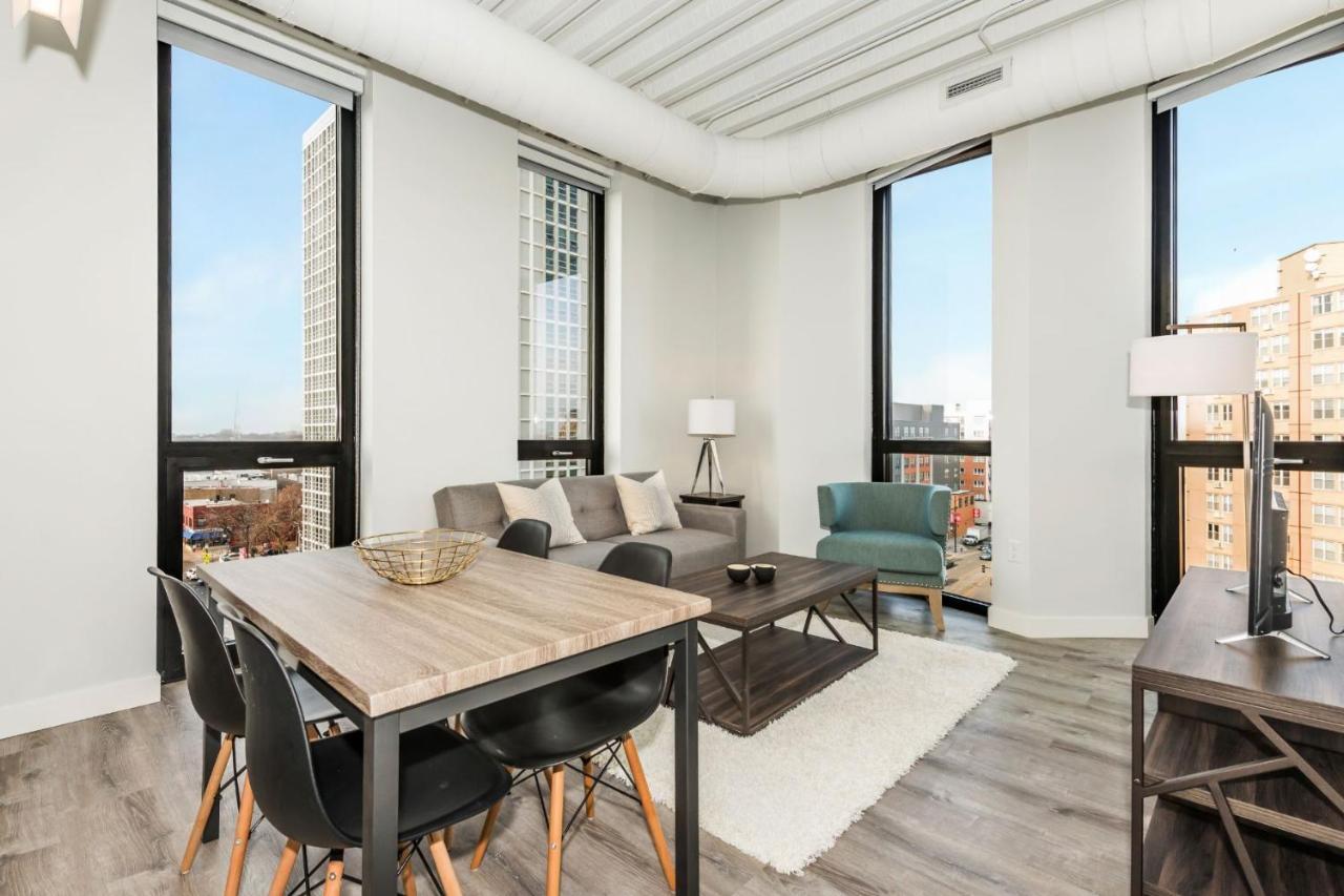 Gia Modern Luxury Suites Near Loyola University * Chicago