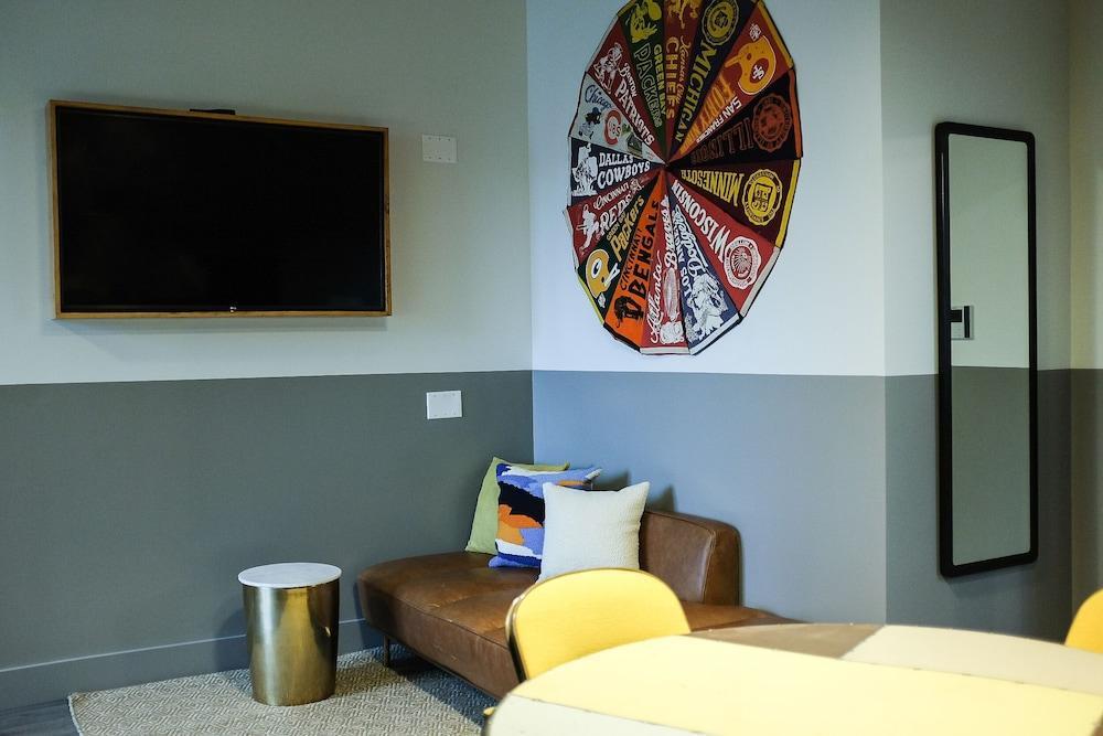 The Collection River North Hotel 3*