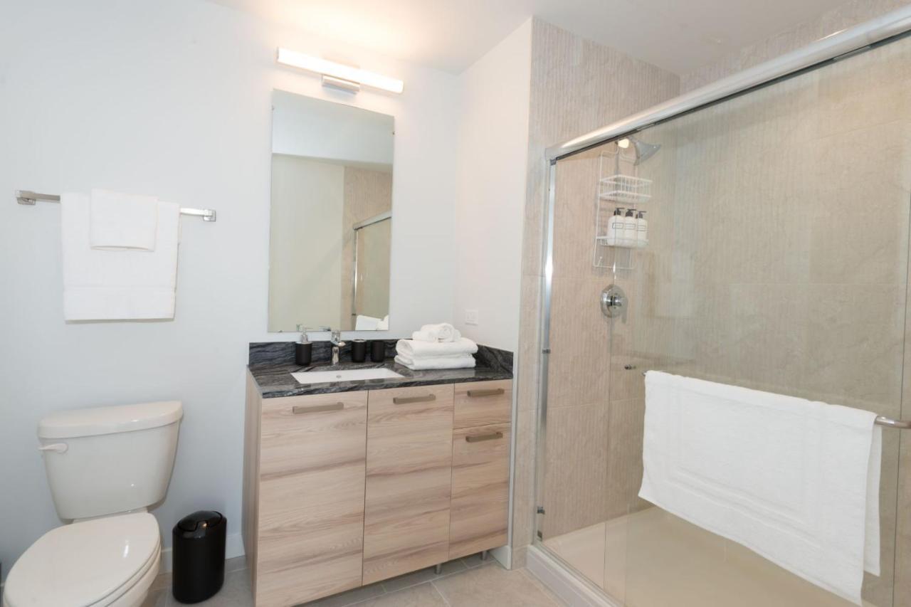 Gia Modern Luxury Suites Near Loyola University Chicago