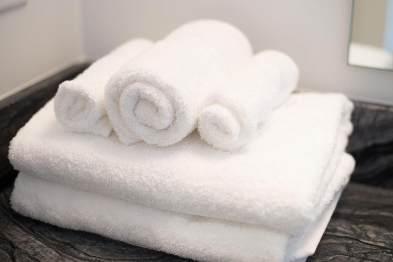 Gia Modern Luxury Suites Near Loyola University Chicago