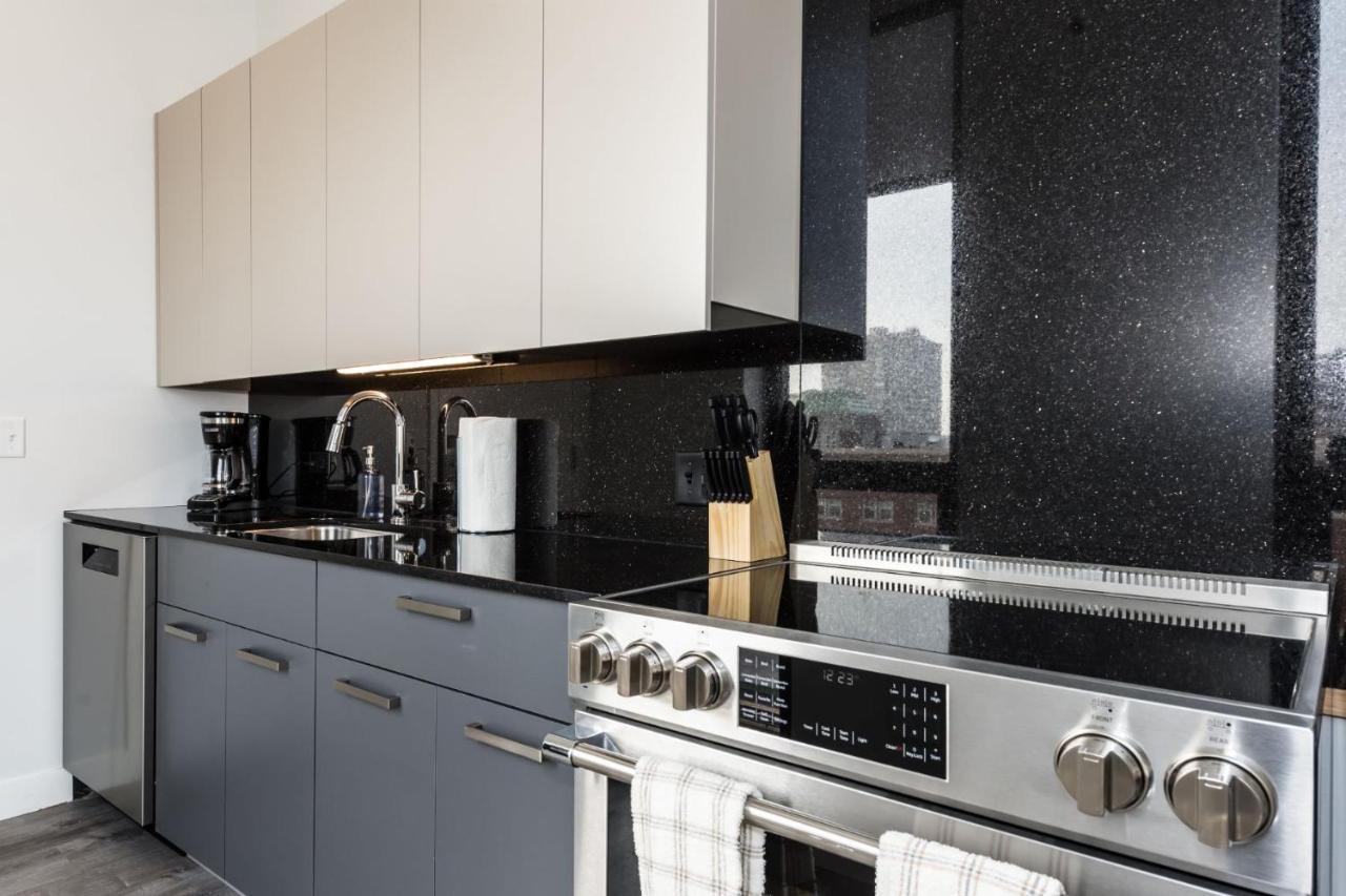 Apart-hotel Gia Modern Luxury Suites Near Loyola University