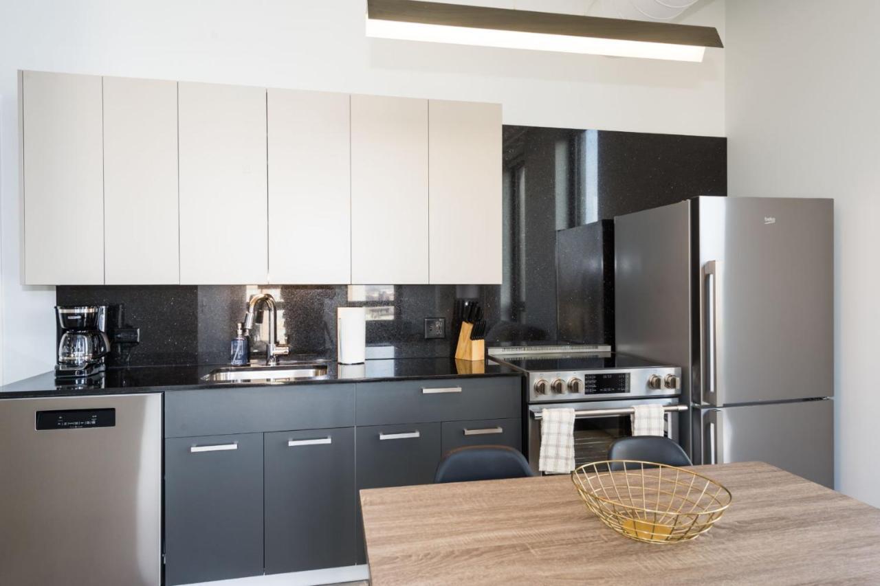 Gia Modern Luxury Suites Near Loyola University Chicago