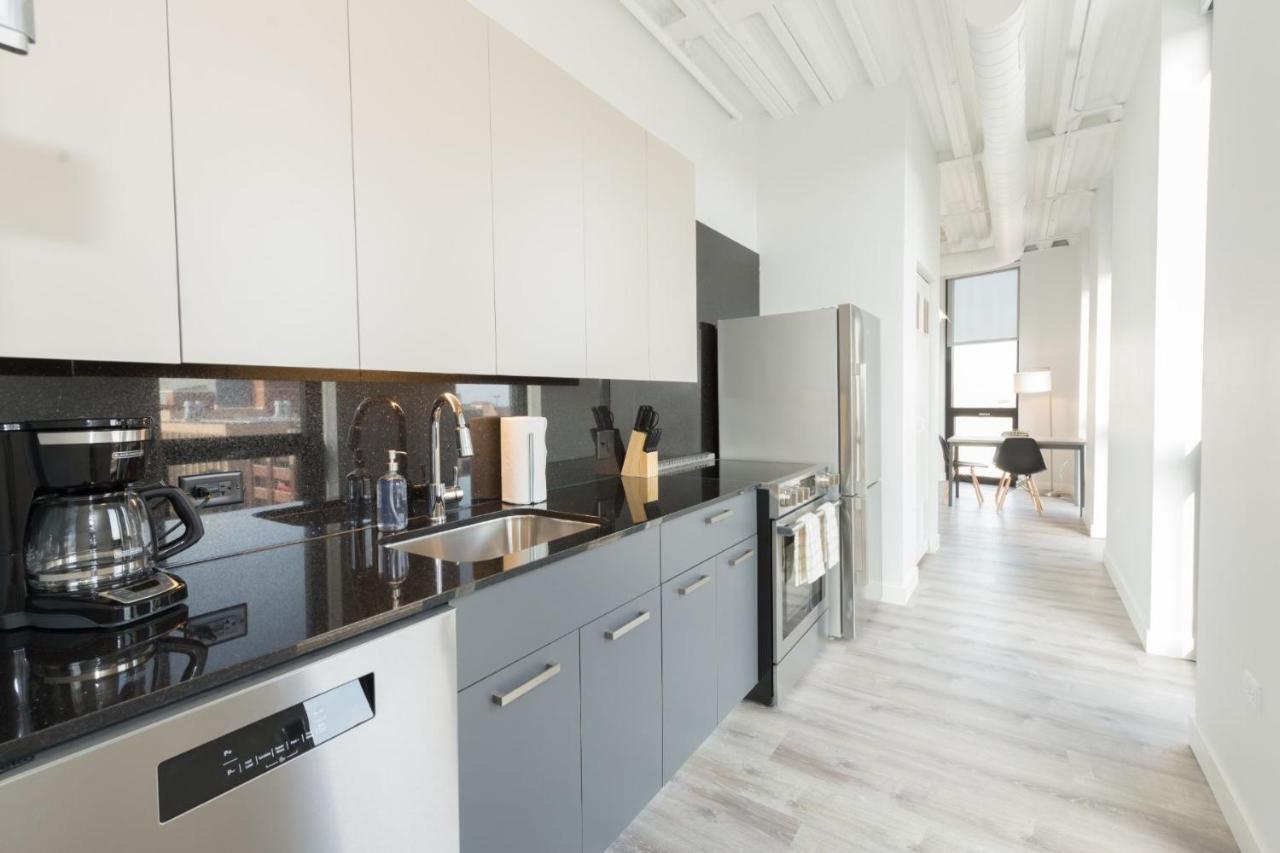 Gia Modern Luxury Suites Near Loyola University Apart-hotel