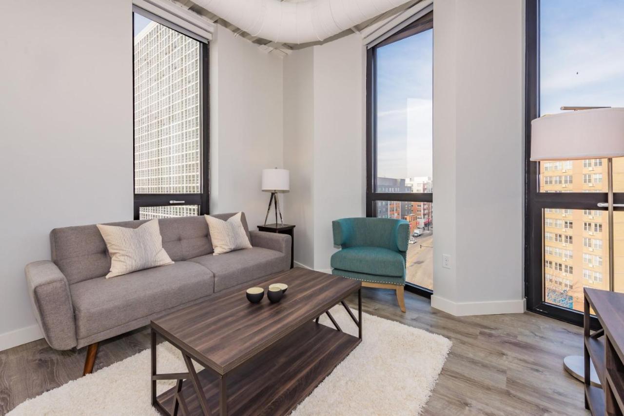 Apart-hotel Gia Modern Luxury Suites Near Loyola University *
