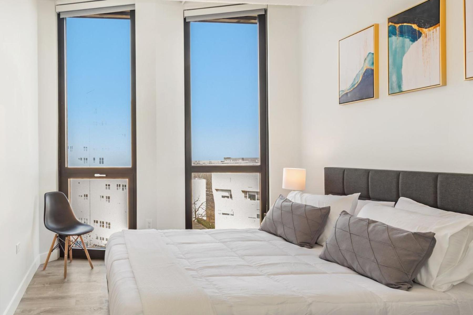 Gia Modern Luxury Suites Near Loyola University