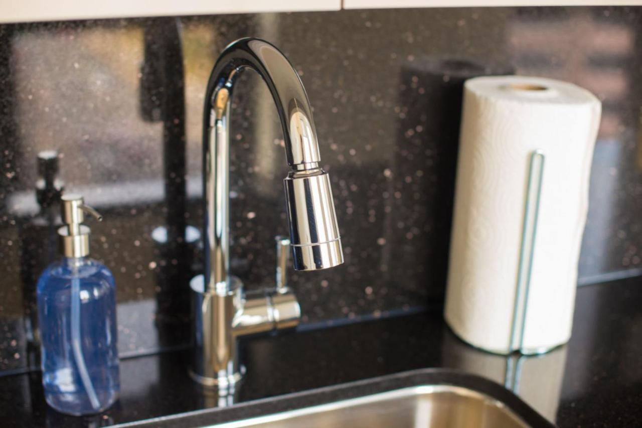 Gia Modern Luxury Suites Near Loyola University Apart-hotel Chicago