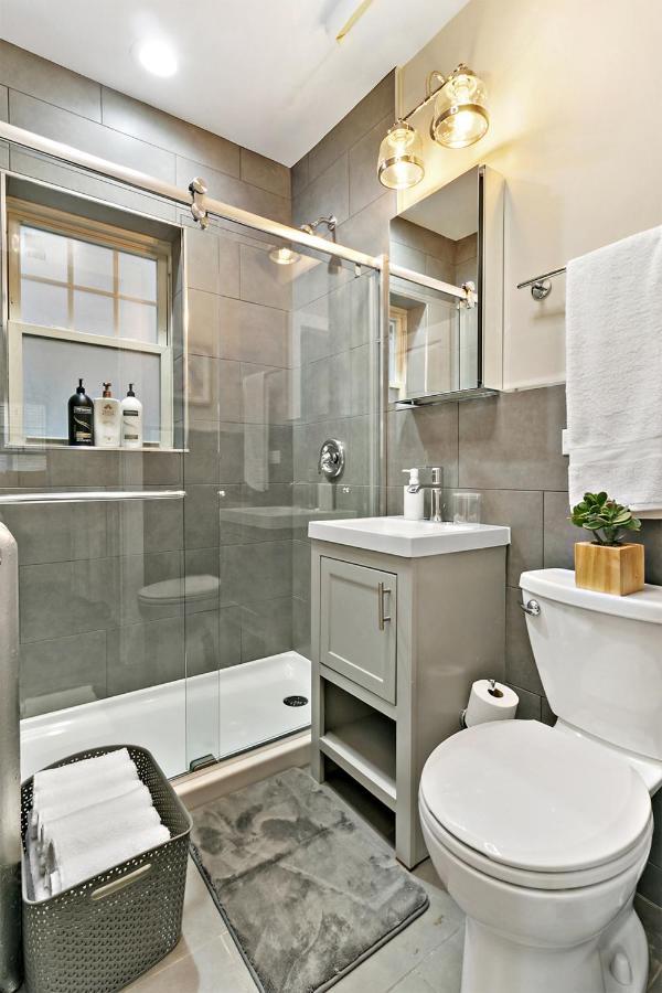 1br Stylishly Furnished In Lakeview - Oakdale 1s