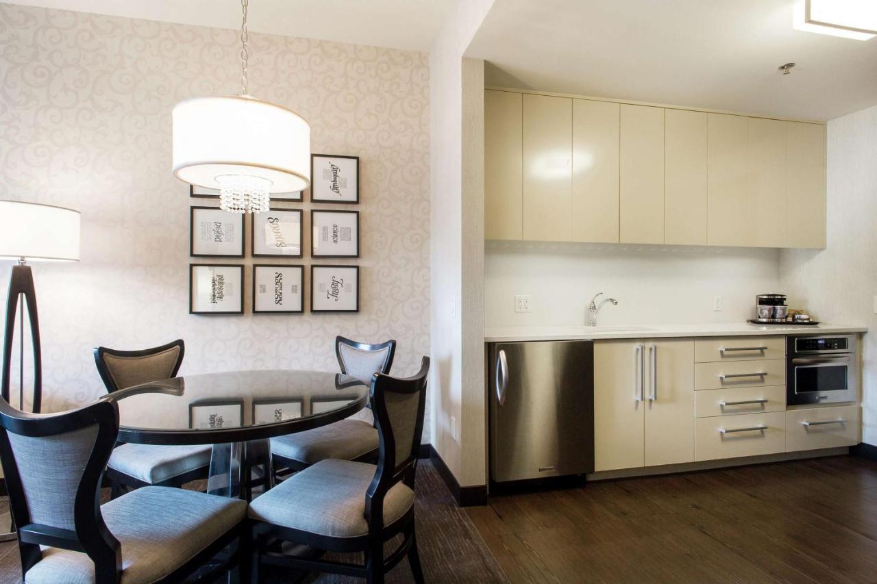 Thewit By Suiteness Chicago