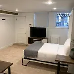 Studio Flat In The Heart Of Downtown Chicago