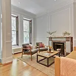 Historic Luxury Townhouse In Downtown Chicago