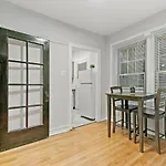 1Br Modern Lakeview Apt Close To Dining - Oakdale 2S