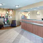 Saint Clair - Magnificent Mile 4*