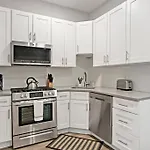 3Br Apt In Logan Square Walkable To Highlights - Central Park S6