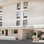 Super 8 By Wyndham Il 2*