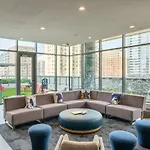 Hotel Level - Old Town Chicago