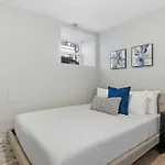 Spacious & Elegant 2-Bedroom Apt - Warren Rep