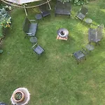 Sunny, Spacious, 3Br 1Ba Davlin Inn Chicago