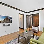 Merged Charming 1Br Apartment Close To Shops - Larchmont 3