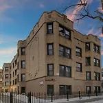 Merged Charming 1Br Apartment Close To Shops - Larchmont 3