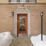 Merged Charming 1Br Apartment Close To Shops - Larchmont 3