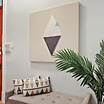 Comfy & Bright 3Br Fully Furnished Apt - Lincoln 3E