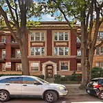 Stylish And Expansive 2Br Apt With Balcony - Buckingham 3