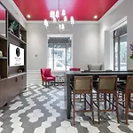 Hotel Saint Clair - Magnificent Mile