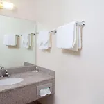 Super 8 By Wyndham Il Hotel 2*