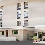 Super 8 By Wyndham Il Hotel
