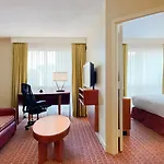 Hilton Chicago Magnificent Mile Suites