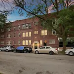 Modern Minimalist Studio Apt In Portage Park - Pensacola 3W