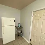 Red Line Guest House Apartment Corporate Housing