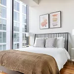 River North 1Br W Gym Lounge Roof Nr Riverwalk Chi-901