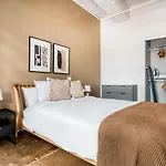 River North 1Br W Gym Lounge Roof Nr Riverwalk Chi-882