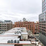 W Loop Studio W Gym Pool Nr Restaurant Row Chi-234