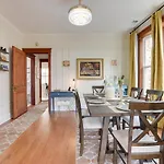 Apartment Chic About 1 Mi To Wrigley Field! Chicago