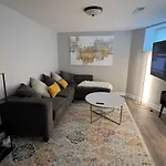 Modern 3 Bedroom Close To Downtown Chicago