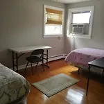 8100 Happy Homestay